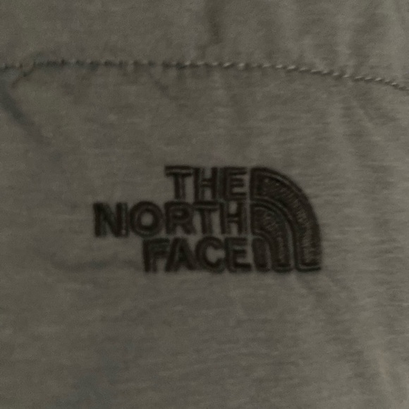 NWT NorthFace lightweight puffer jacket - Picture 2 of 6